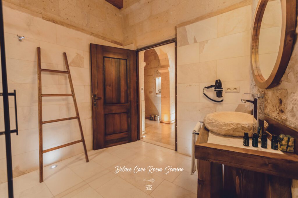 4-deluxe-cave-room-fireplace